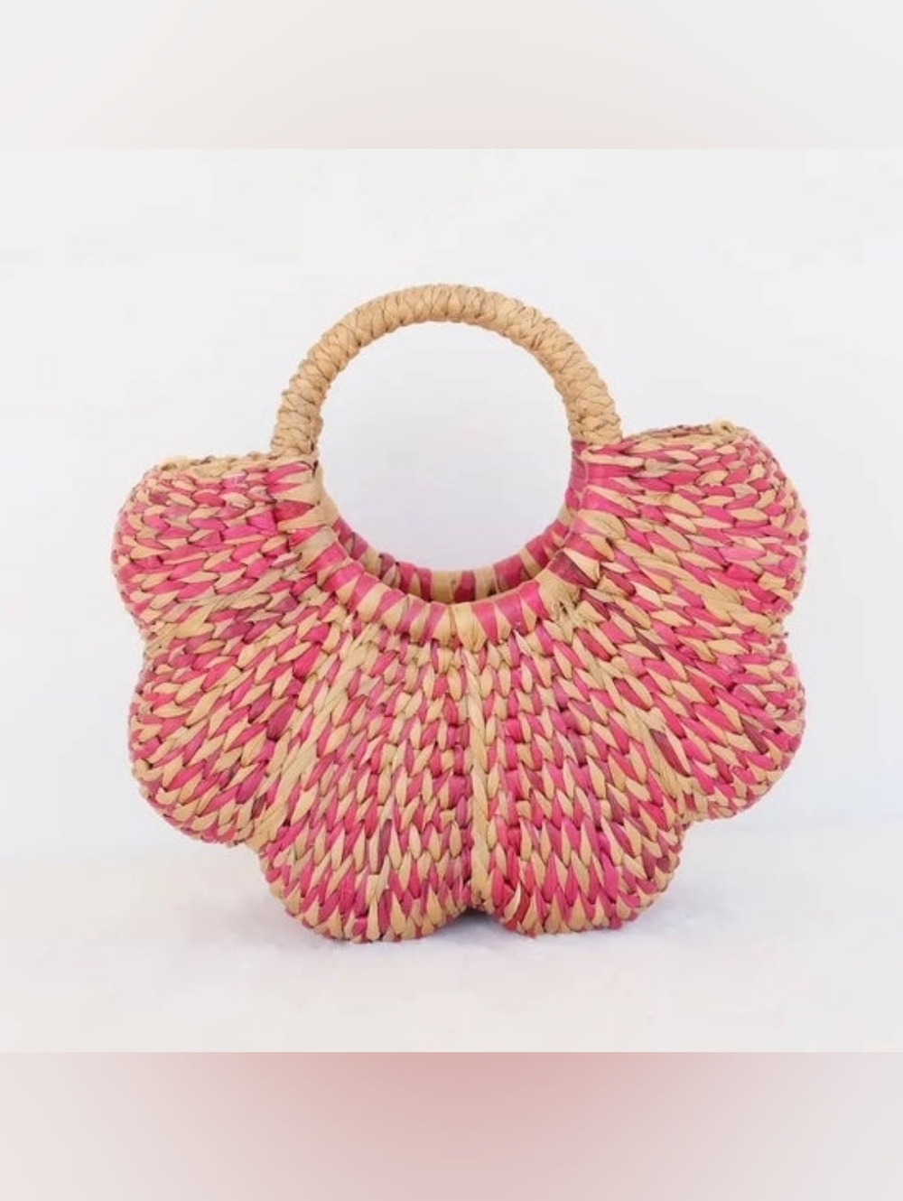 Linchawa Small Scalloped Handbag in Pink